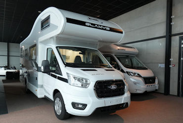 Ford Glamys 322